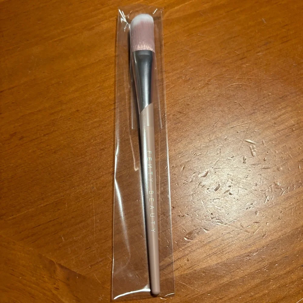Fenty Beauty Blush Brush 155